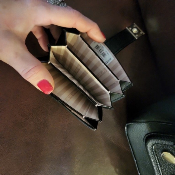 NWT VS PINK STUDDED CROSSBODY - Picture 3 of 6